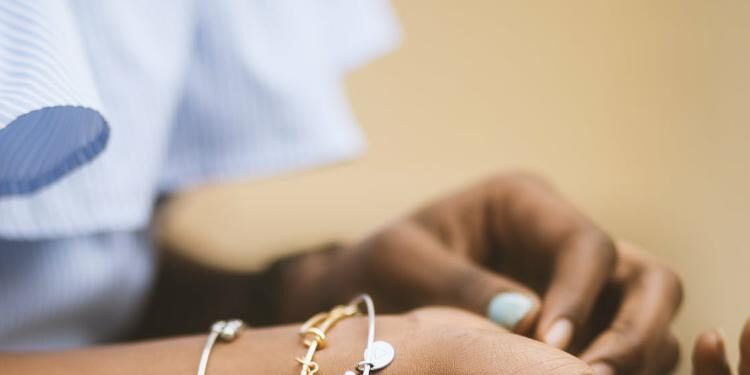 How Familiarize Yourself With Fashion Jewelry